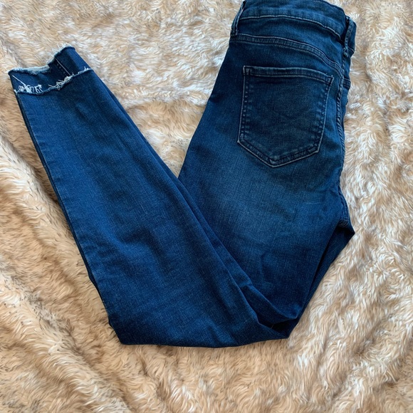 Old navy size 4 - Picture 2 of 2